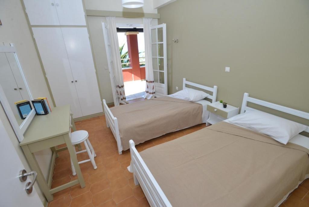 Apartamento Kontos Mansion Benitses  Habitación foto